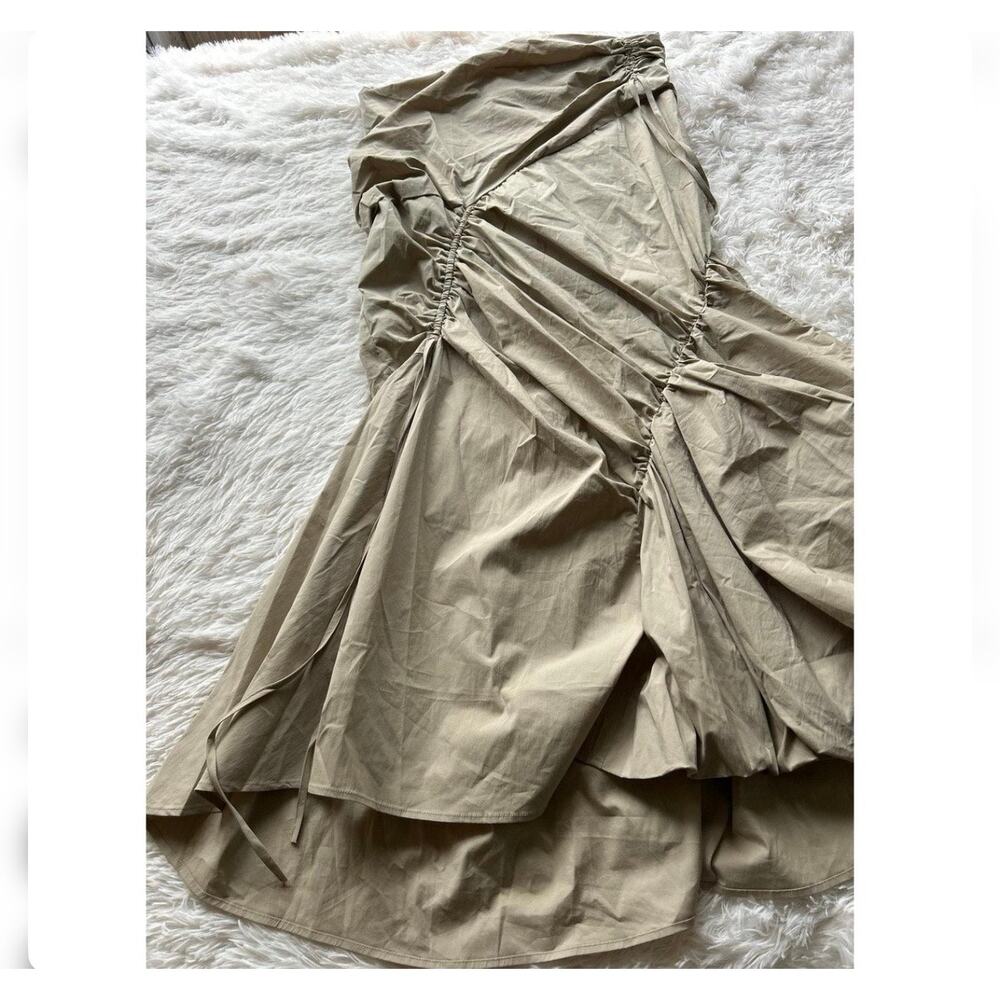 Urban Revivo Ruched Midi Fishtail Skirt Beige Size 8 Slit Detail Chic
⸻ - Picture 7 of 9